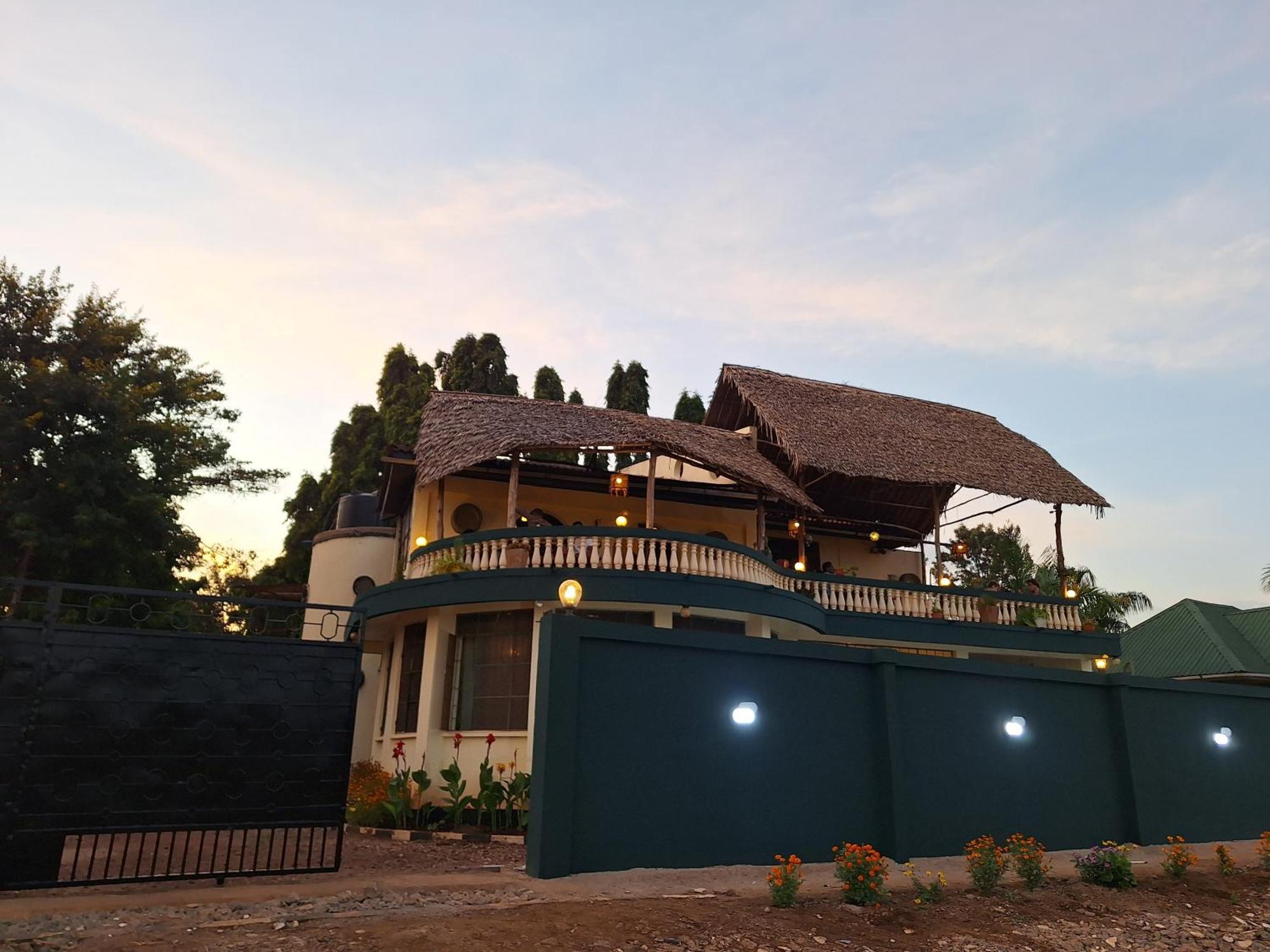 Hill View Garden Hotel 모시 외부 사진